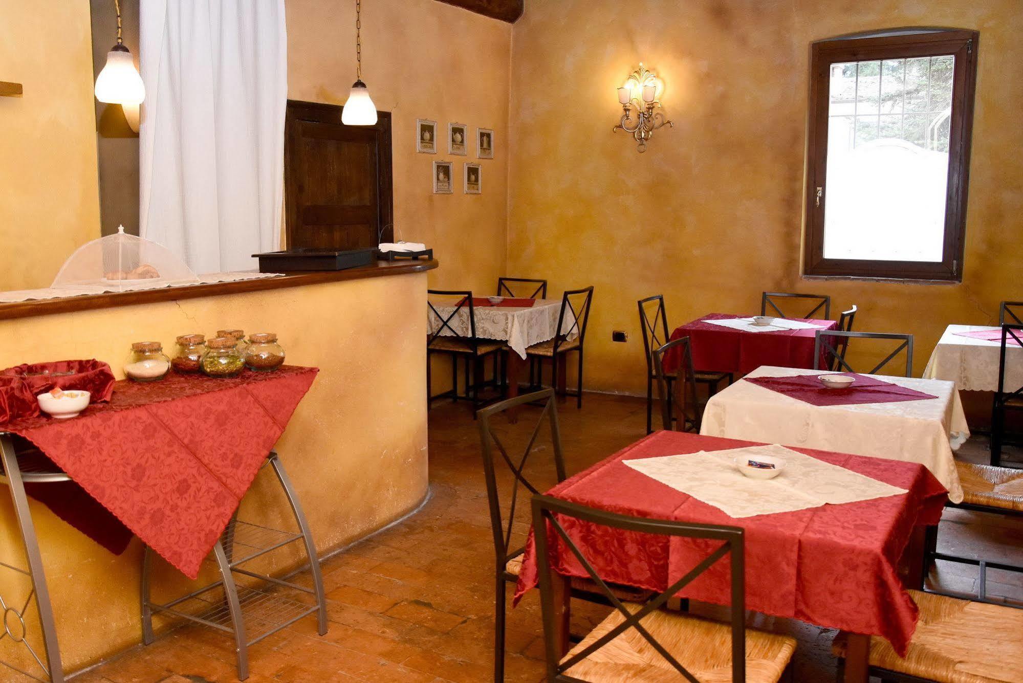 Albergo Dimora Storica Antica Hostelleria كريما المظهر الخارجي الصورة