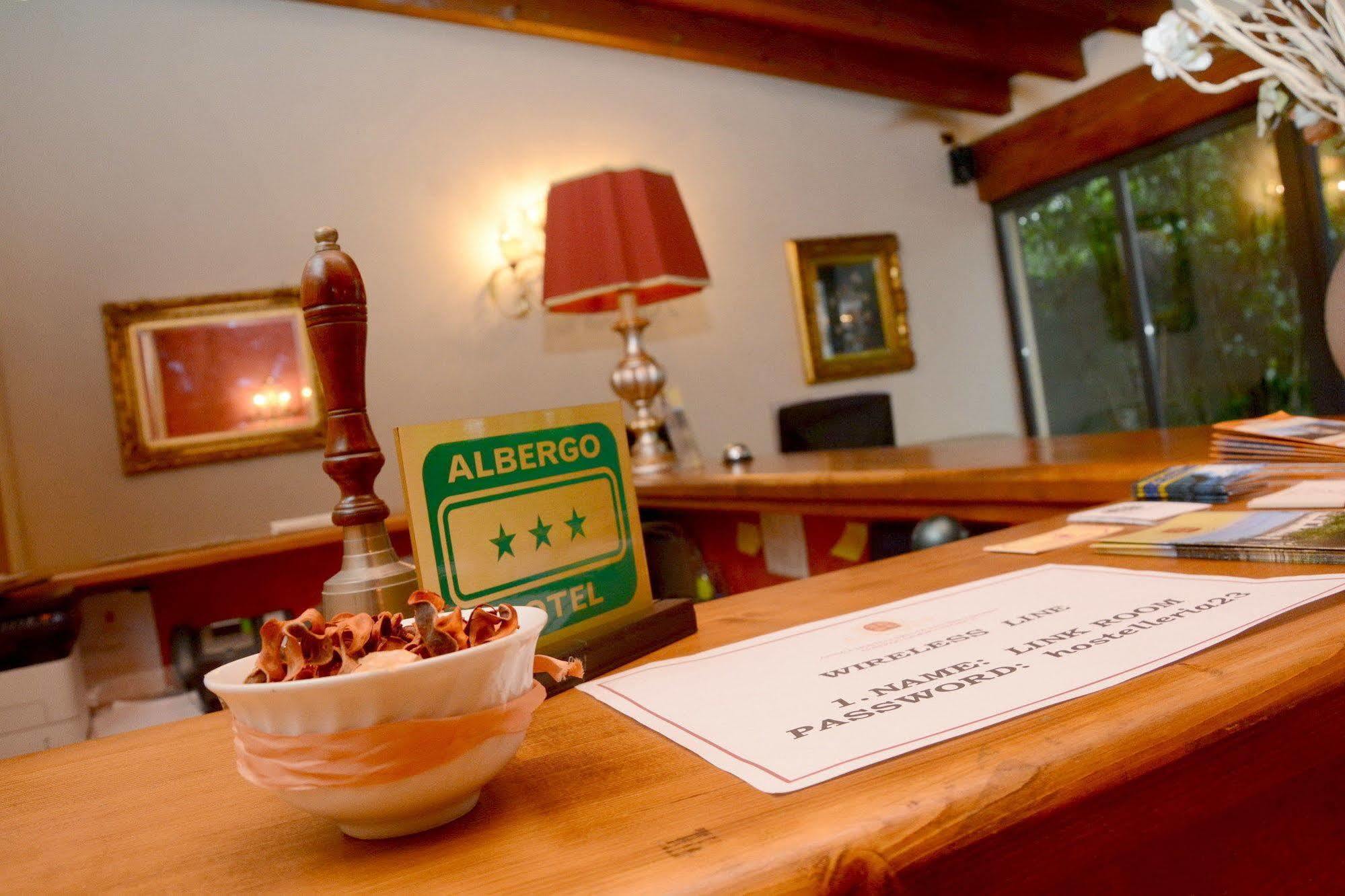 Albergo Dimora Storica Antica Hostelleria كريما المظهر الخارجي الصورة